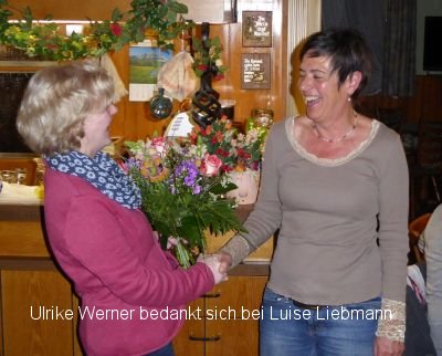 Ulrike Werner bedankt sich bei Luise Liebmann